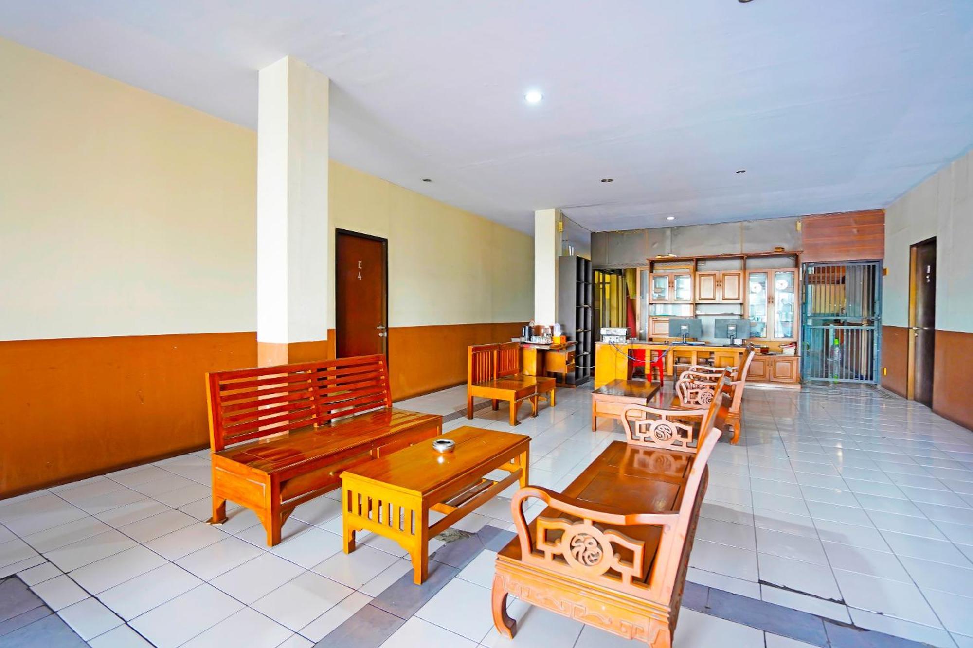 Oyo 91415 De Wijaya Hotel 시도알조 외부 사진